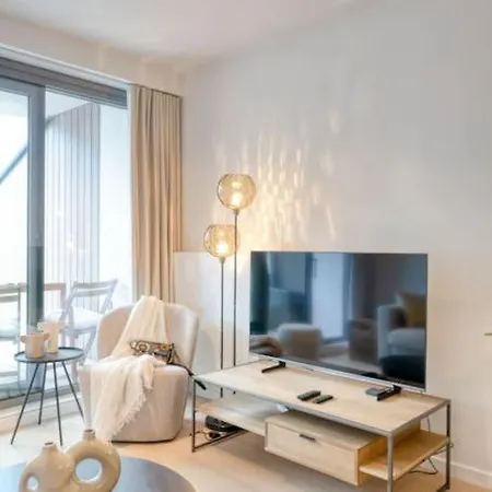 Peaceful Getaway In דירה *